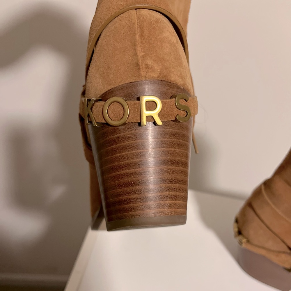 Michael Kors booties Suede Acorn